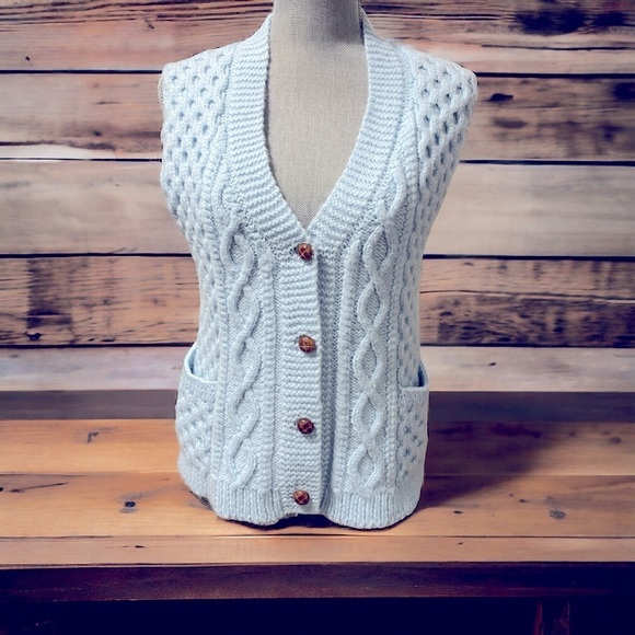Baby Blue Chunky Hand Knit Vest 1970s Size Small - Picture 1 of 7